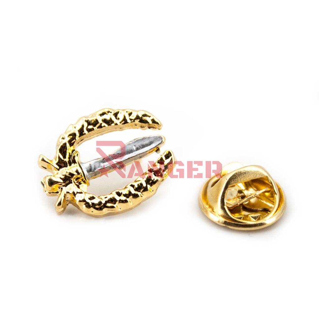 PIN COE MACHETE DORADO