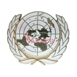 [150933/09741] EMBLEMA BOINA ONU METALICO BLANCO