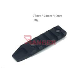 [CZ5] RAIL ENGANCHE M KEYMOD CORTO NEGRO